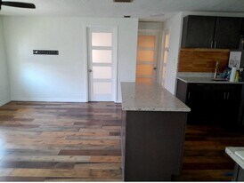 3735 Rilma Ave in Sarasota, FL - Building Photo