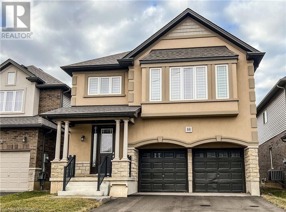 88 Rockledge Dr in Hamilton, ON - Building Photo