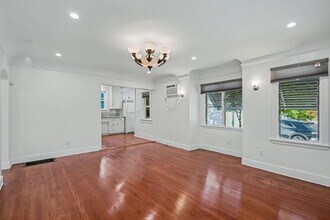679 S Oak Knoll Ave in Pasadena, CA - Building Photo - Building Photo