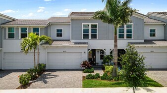 16171 Oakview Dr in Westlake, FL - Building Photo
