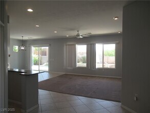 2091 Clearwater Lake Dr in Henderson, NV - Building Photo - Building Photo