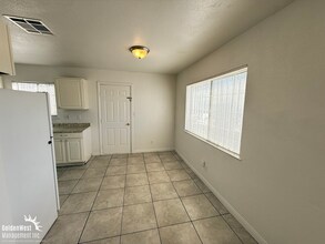 400 Duchess Ave in North Las Vegas, NV - Building Photo - Building Photo