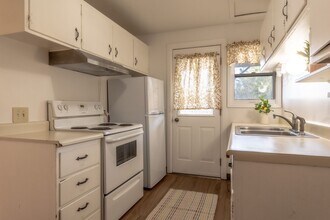 1227 McCarty Ave in Fairbanks, AK - Building Photo - Building Photo