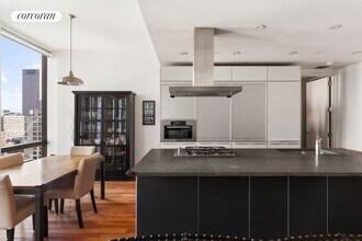 101 Warren St in New York, NY - Building Photo - Building Photo
