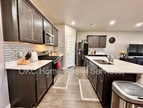 10341 NW 26th St in Oklahoma City, OK - Building Photo - Building Photo