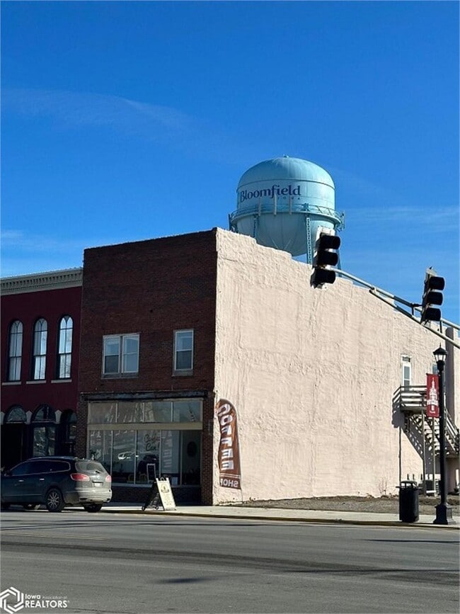 property at 112 S Washington St