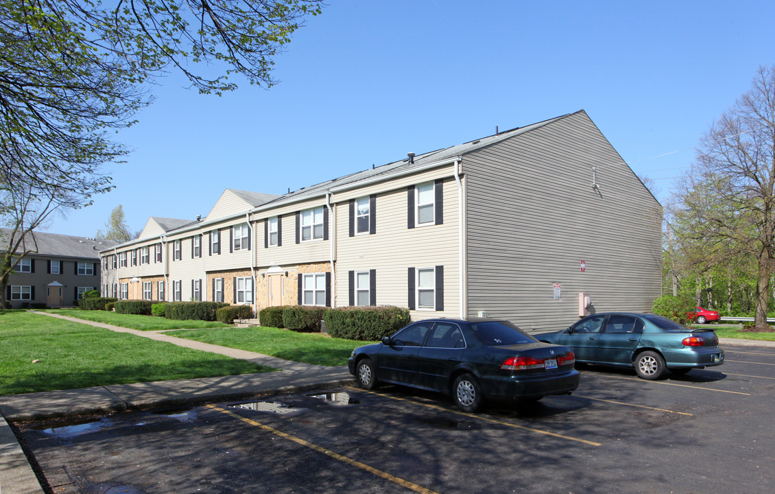 Amberly Square Apartments in Columbus, OH - Building Photo