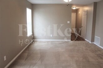 5570 Dollar Forge Dr in Indianapolis, IN - Foto de edificio - Building Photo