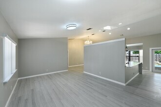 13442 Northumberland Cir in Wellington, FL - Building Photo - Building Photo