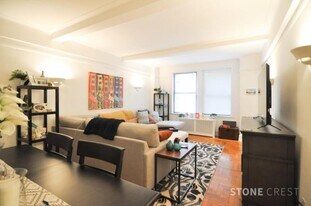 900 W End Ave in New York, NY - Building Photo