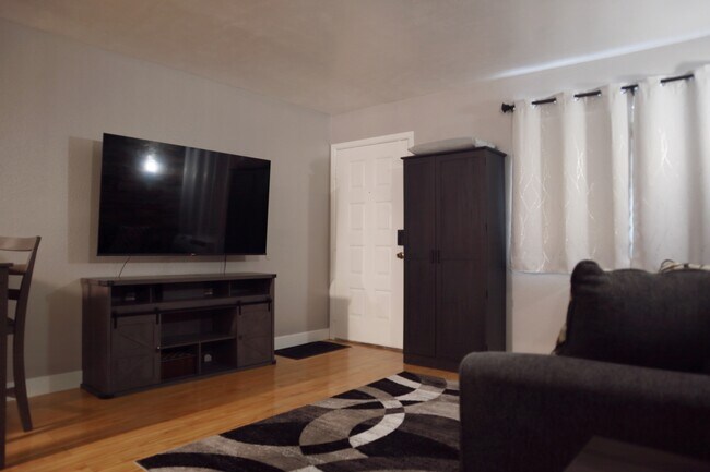 797 E Harmon Ave in Las Vegas, NV - Building Photo - Building Photo