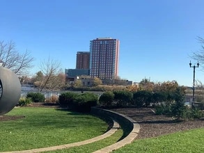 105 Christina Landing Dr, Unit 2005 in Wilmington, DE - Building Photo - Building Photo