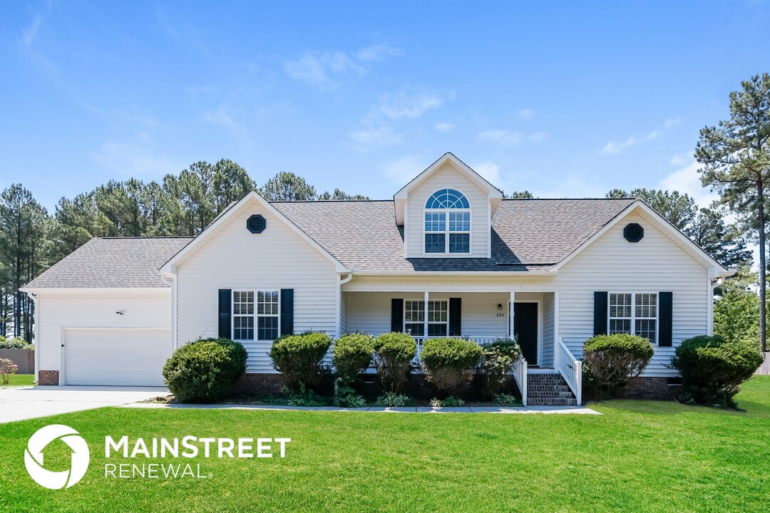 235 Lassiter Farms Ln in Clayton, NC - Building Photo