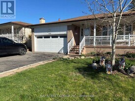 1242 McBride Ave in Mississauga, ON - Building Photo