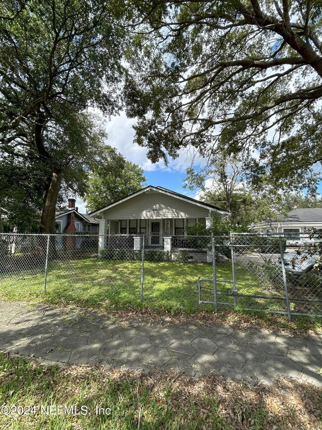 2333 Gilmore St in Jacksonville, FL - Building Photo - Building Photo