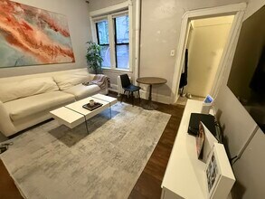 44 Phillips St, Unit 3 in Boston, MA - Foto de edificio - Building Photo