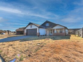 15112 E 109th St N in Owasso, OK - Building Photo