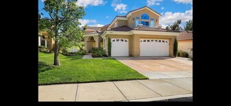 32795 Valentino Way in Temecula, CA - Building Photo
