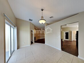 81 Marisco Way in Jacksonville, FL - Foto de edificio - Building Photo