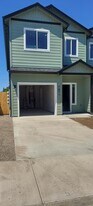 7871 Phaedra Ln in White City, OR - Building Photo