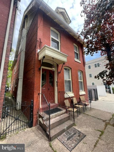property at 115 Mulberry St
