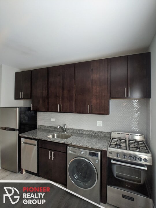 419 W Belden Ave, Unit 2 in Chicago, IL - Foto de edificio