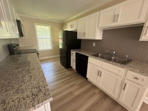 125 Redwood Dr in Lagrange, GA - Building Photo - Building Photo