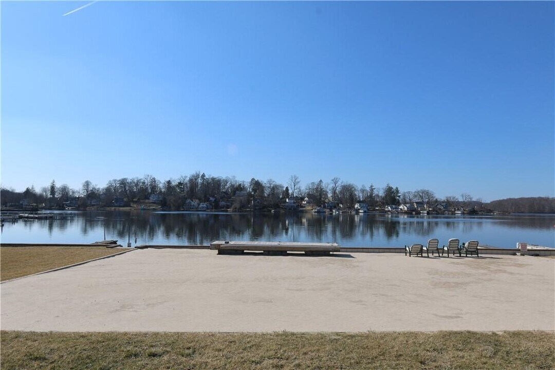 141 E Lake Blvd in Mahopac, NY - Building Photo