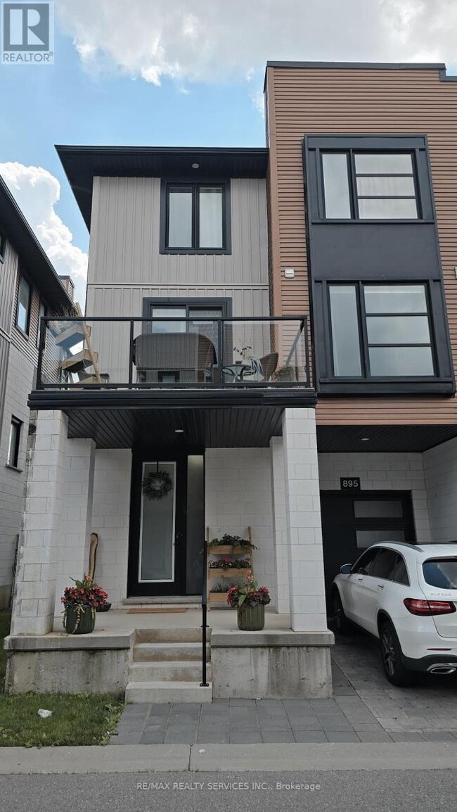 property at 895 Sarnia Rd
