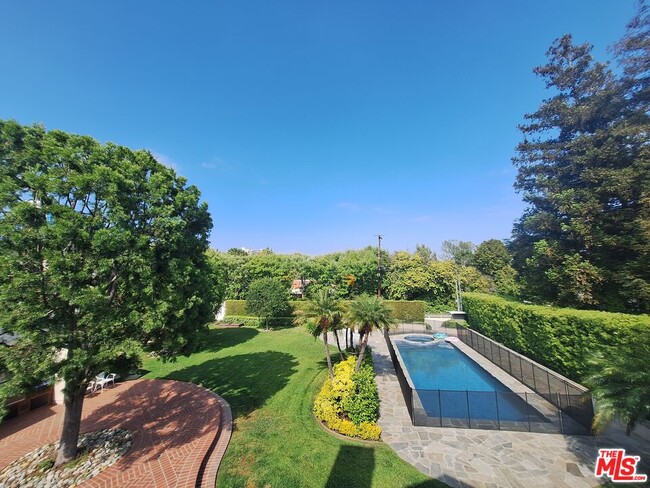 property at 710 Alta Dr