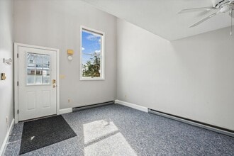 210 Beach St in Saco, ME - Foto de edificio - Building Photo