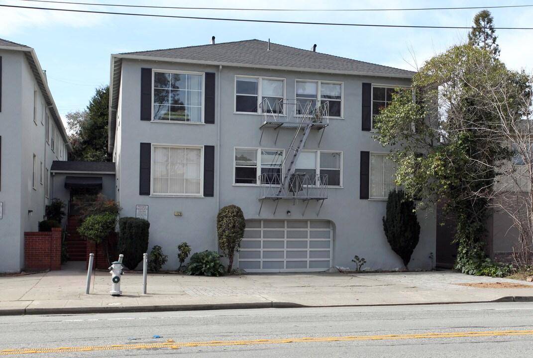 1129 El Camino Real in Burlingame, CA - Foto de edificio