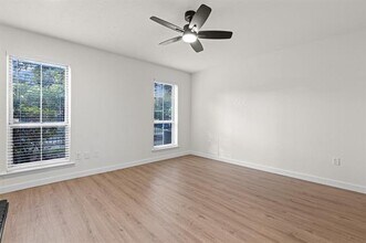 7510 Holly Hill Dr in Dallas, TX - Building Photo - Building Photo