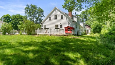 40 Albany Post Rd in West Stockbridge, MA - Building Photo - Building Photo