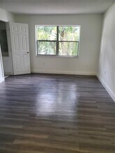 4205 N University Dr, Unit 211 in Sunrise, FL - Building Photo - Building Photo