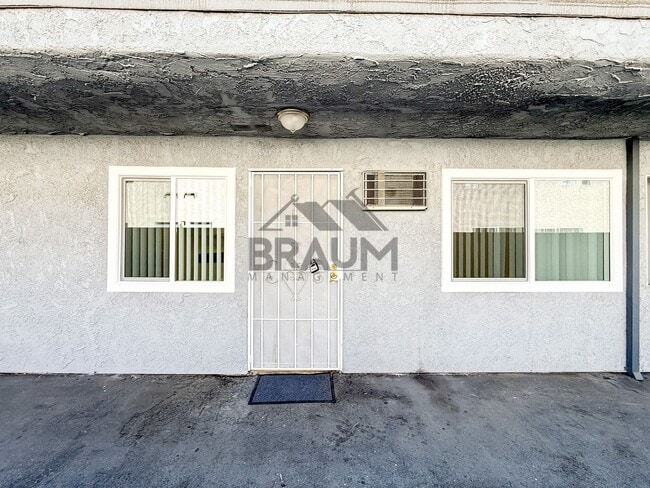 6612 Sylmar Ave in Los Angeles, CA - Building Photo - Building Photo