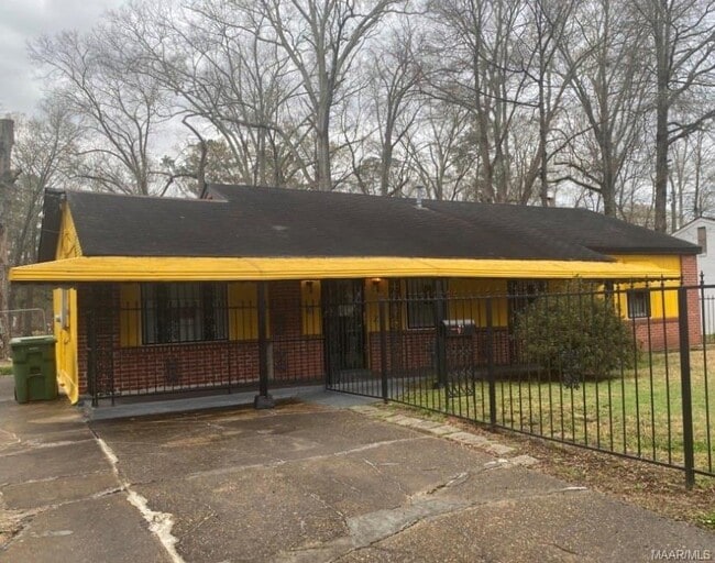 property at 169 W Woodland Dr