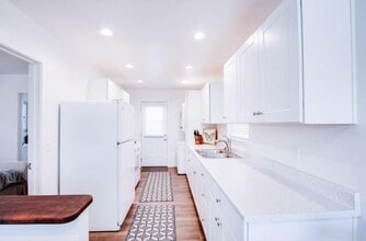 933 Hackberry Ave in Modesto, CA - Building Photo - Building Photo