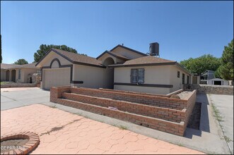 129 Torrey Pines Dr in Santa Teresa, NM - Building Photo - Building Photo