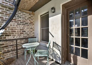 120 E Charlton Ln in Savannah, GA - Building Photo - Building Photo