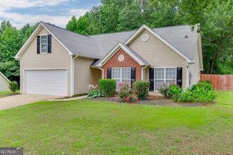 164 Beacon Dr in Maysville, GA - Building Photo - Building Photo