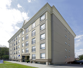 Baseline Court in Ottawa, ON - Building Photo - Building Photo