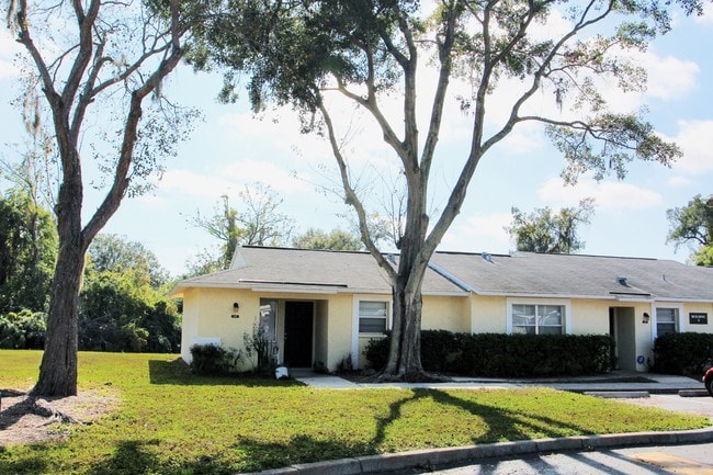 Bayside Villas Apartments in Palmetto, FL - Foto de edificio - Building Photo