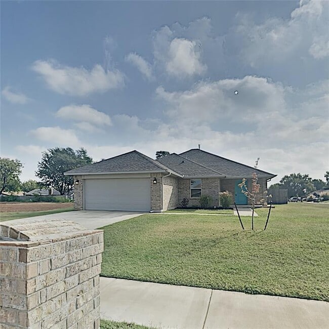 4601 Oasis Ln in Yukon, OK - Building Photo - Building Photo