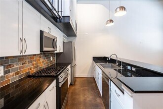 644 Wells St SW in Atlanta, GA - Building Photo - Building Photo