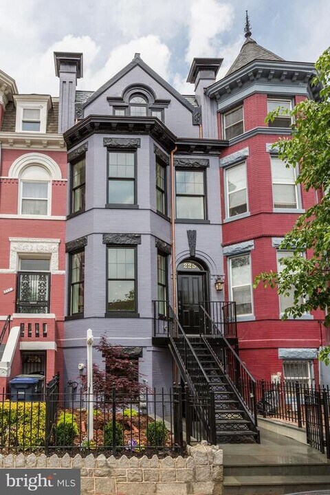 225 R St NW in Washington, DC - Building Photo
