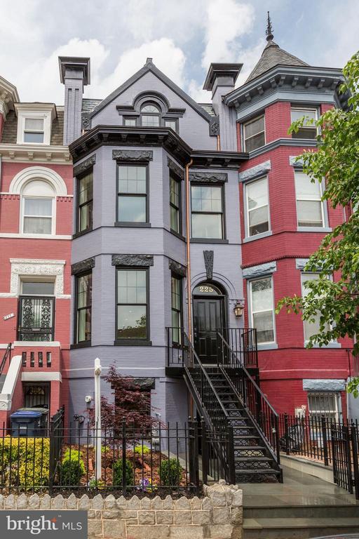 property at 225 R St NW