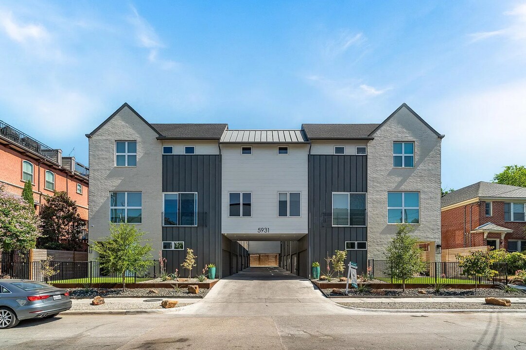 5931 Ross Ave in Dallas, TX - Foto de edificio