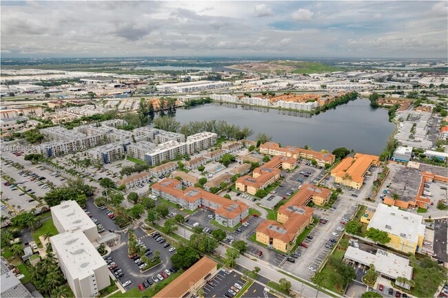 120 Royal Palm Rd in Hialeah, FL - Building Photo - Building Photo