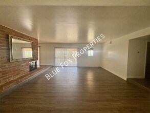 900 E Vía Lucitas in Tucson, AZ - Building Photo - Building Photo